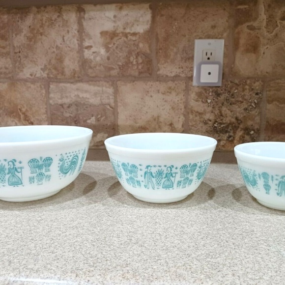 DECIDED TO KEEP NOT FOR SALE Pyrex Mixing Nesting Bowls Amish Butterprint 1950 - Picture 3 of 9